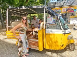 Tuk tuk pelas ruas de Lisboa